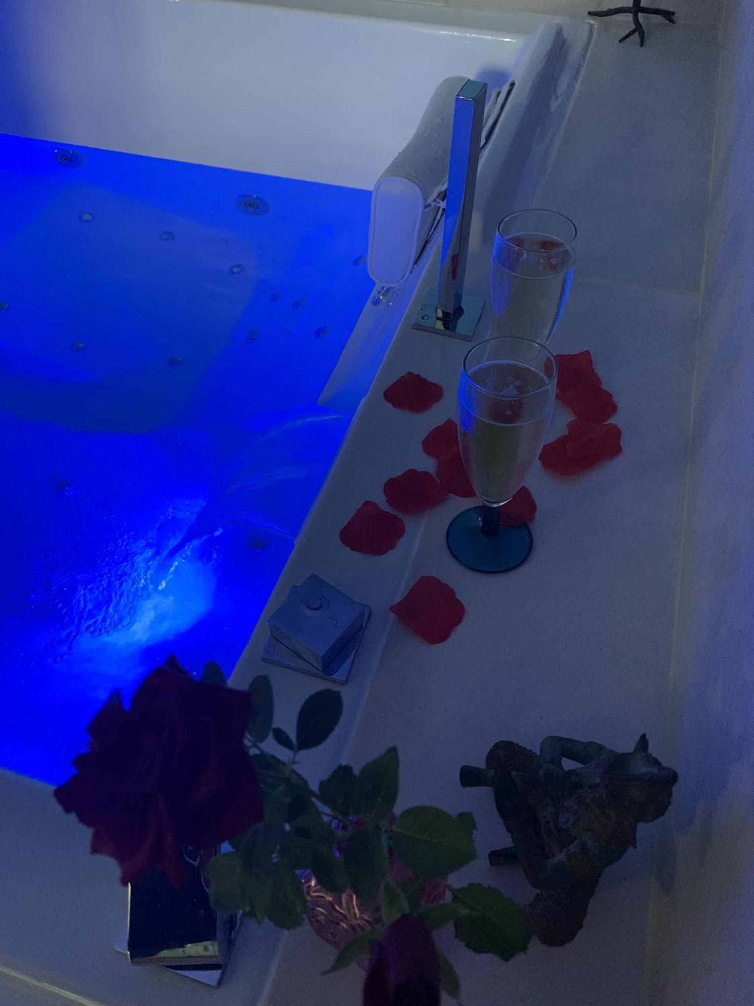 Bed and Breakfast Les Volets Violets Саль Номер фото